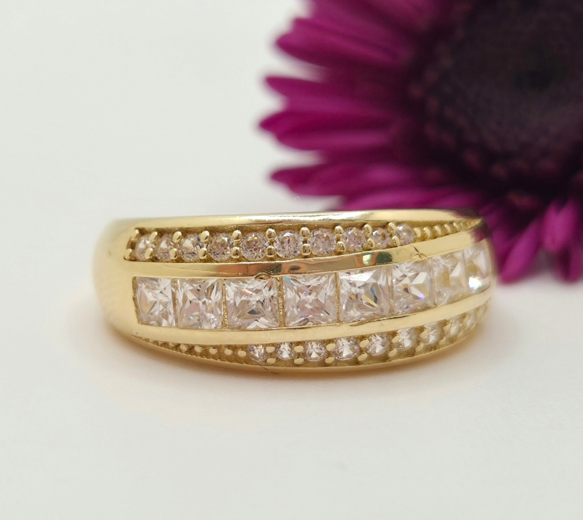 14KT CZ DETAIL WEDDING BAND MEN'S RING Size 7.5 Weight 3.4GR