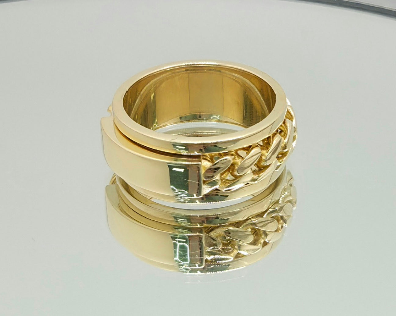 10KT CHAIN WITH PLATE DESIGN SPINNING RING Size 12.5 Weight 12.4GR