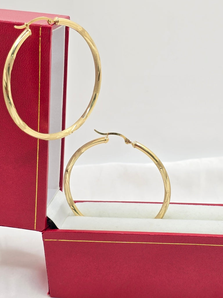 10KT TWIS HOOPS EARRINGS Size 6 3MM Weight 3.6GR