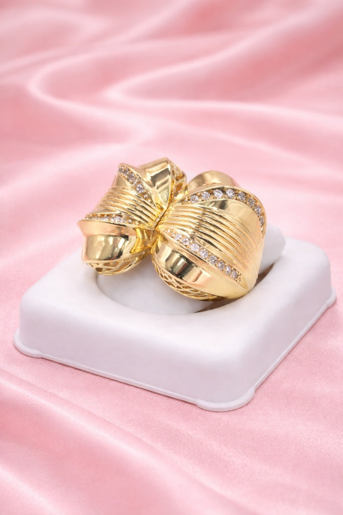 10KT MODERN AND EXOTIC RIBBON STYLE WOMAN'S RING Size 7-8-8.5 Weight 5.5GR