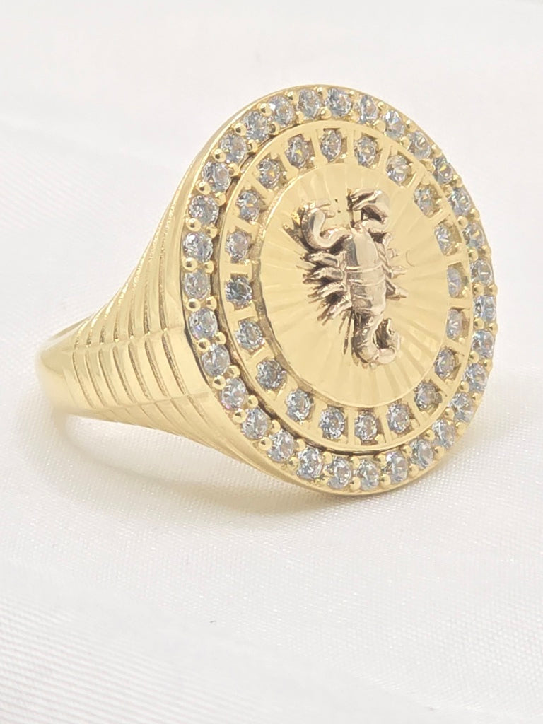 14KT LARGE CIRCULAR RING WITH CZ DETAILS AND A SCORPION Size 10 Weight 9.4GR