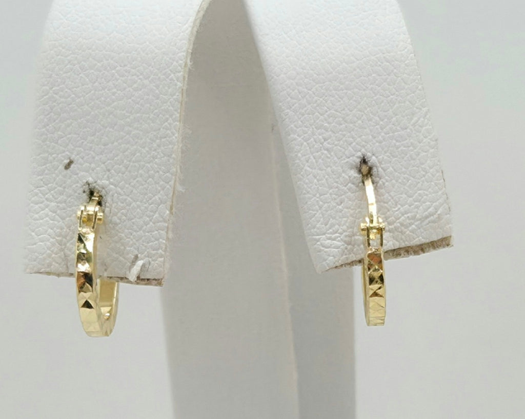 10KT BABY SQUARE STRAIGHT EDGE DIAMOND CUT HOOPS EARRINGS Size 1 Weight 0.8GR