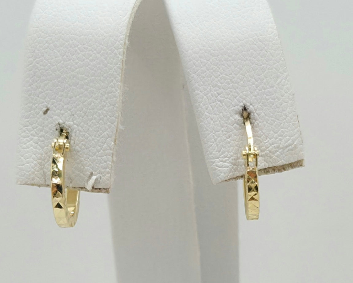 10KT BABY SQUARE STRAIGHT EDGE DIAMOND CUT HOOPS EARRINGS Size 1 Weight 0.8GR