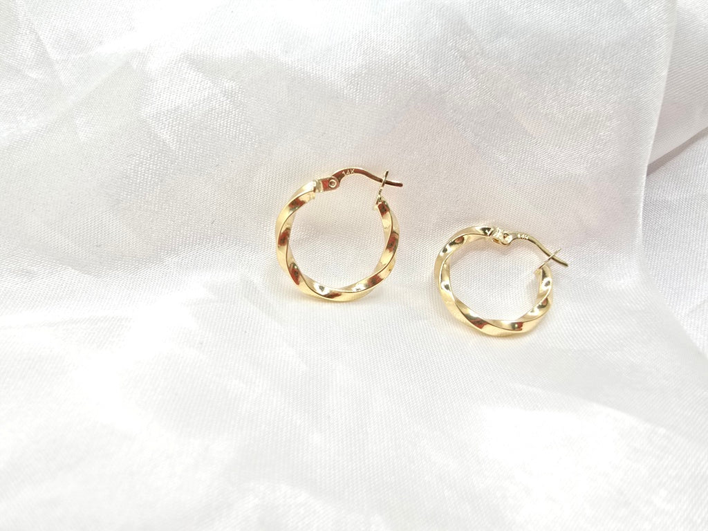 14KT DELICATE CROOKED HOOPS EARRINGS Size 2 Weight 1.5GR