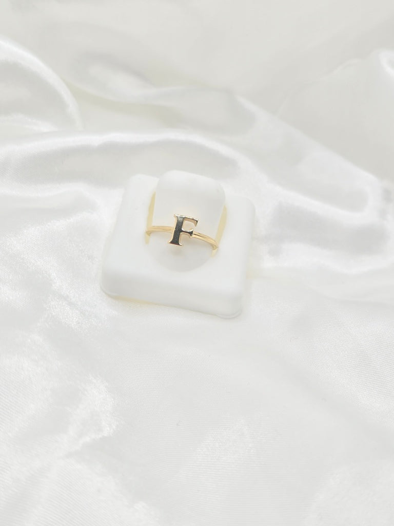 14KT "F" LETTER RING Size 6 Weight 1.4GR
