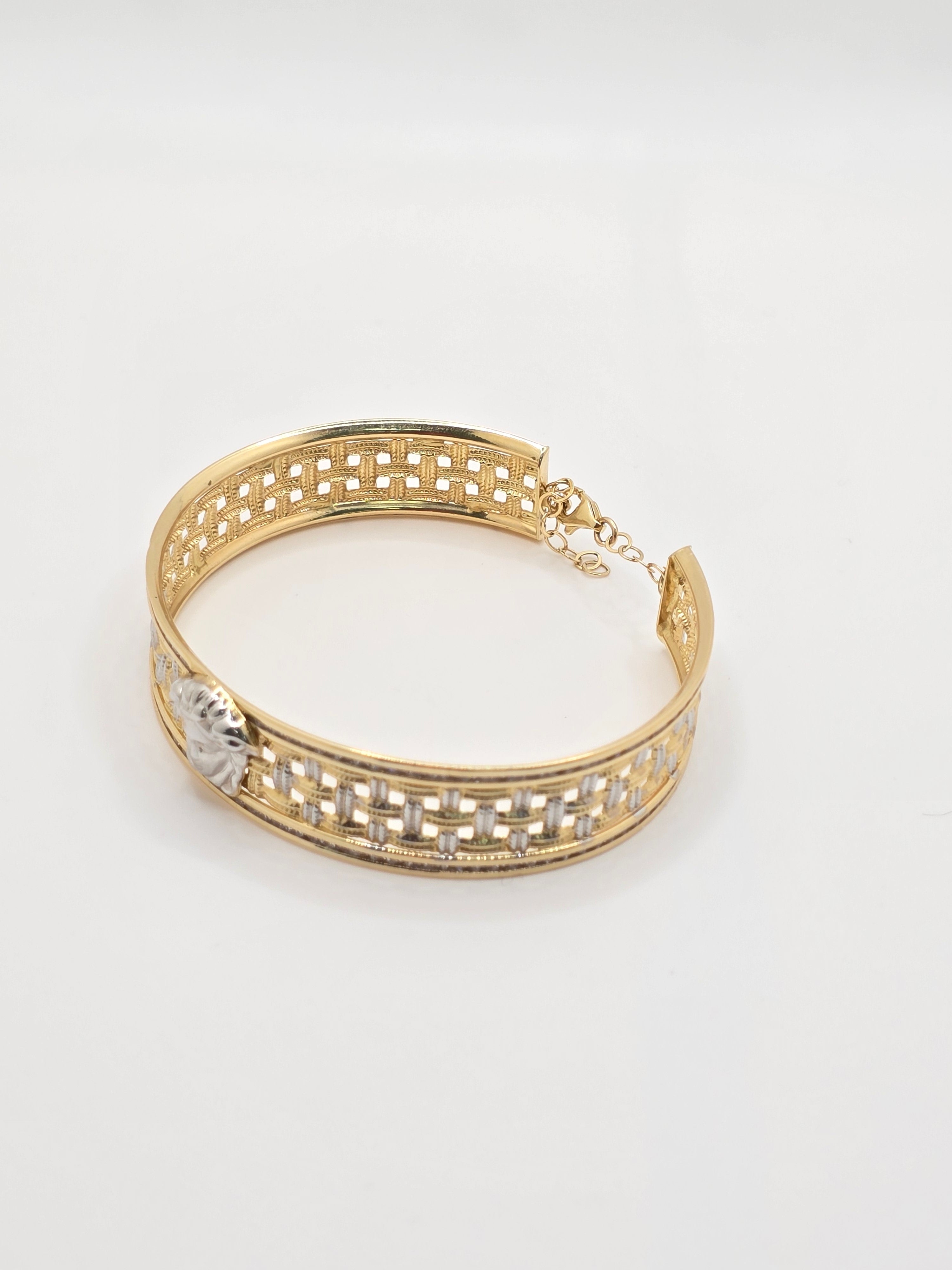 14KT MEDUSA BANGLE  Weight 9.7GR