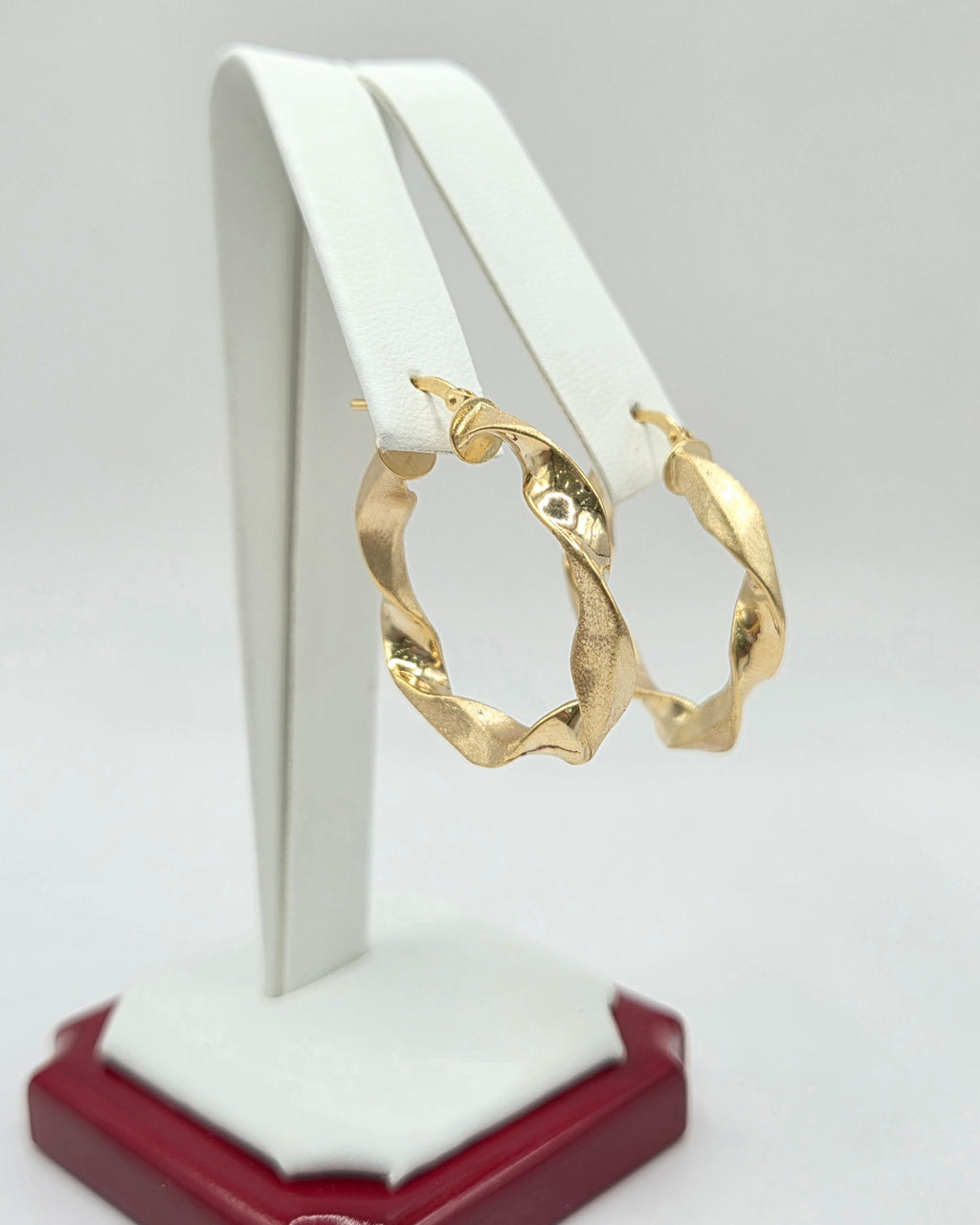 10KT NEW STYLE CROOKED ELEGANT HOOPS EARRINGS Size 3 Weigth 2.8GR