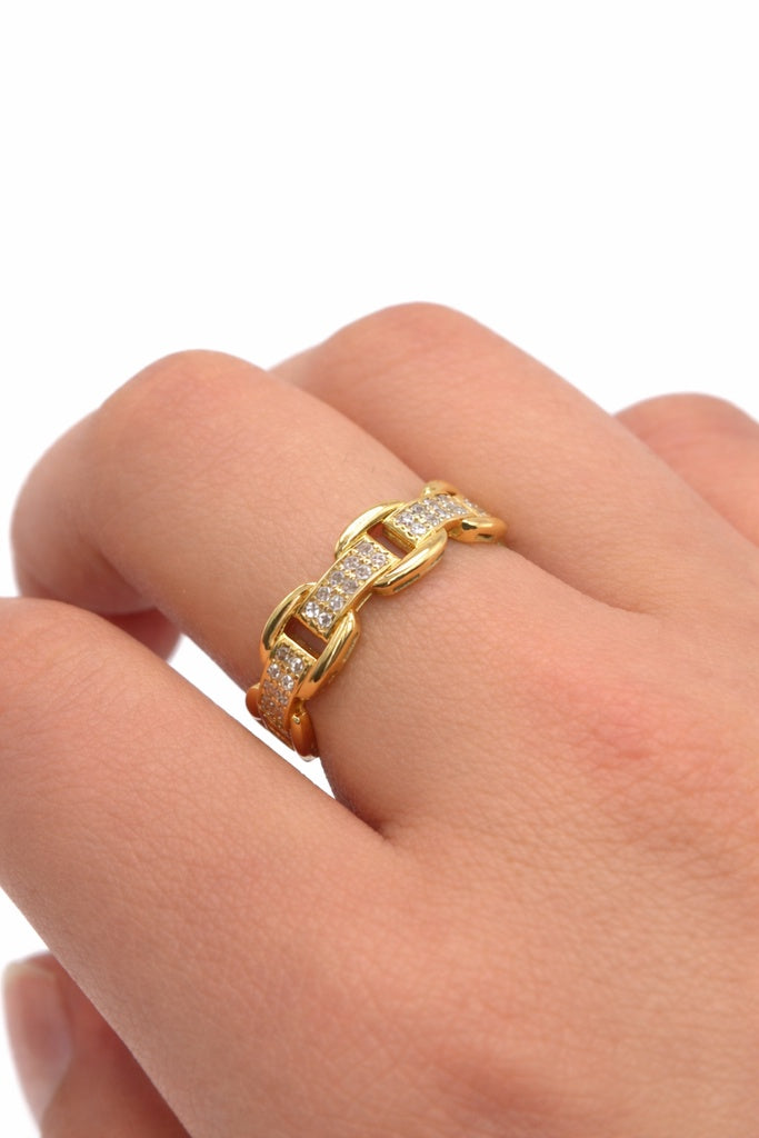 14KT BEAUTIFUL RING WITH SQUARE LINK AND DETAILS OF CZ SIZE 7 Weight 2GR