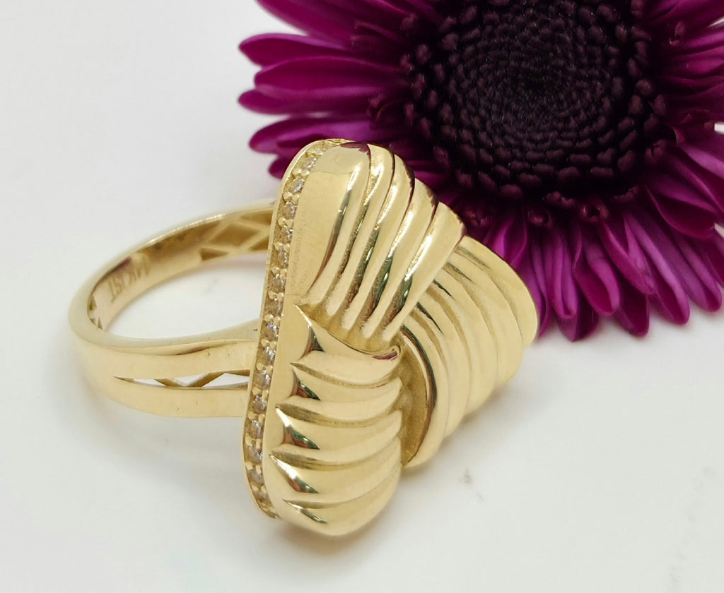 14KT MODERN GEAOMETRIC RING Size 6 Weight 5.6GR