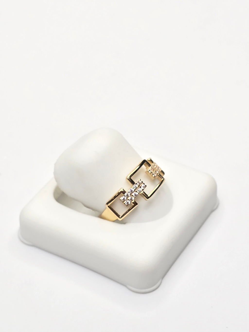 14KT DELICATE SQUARE CHAIN RING Size 7 Weigth 1.2GR