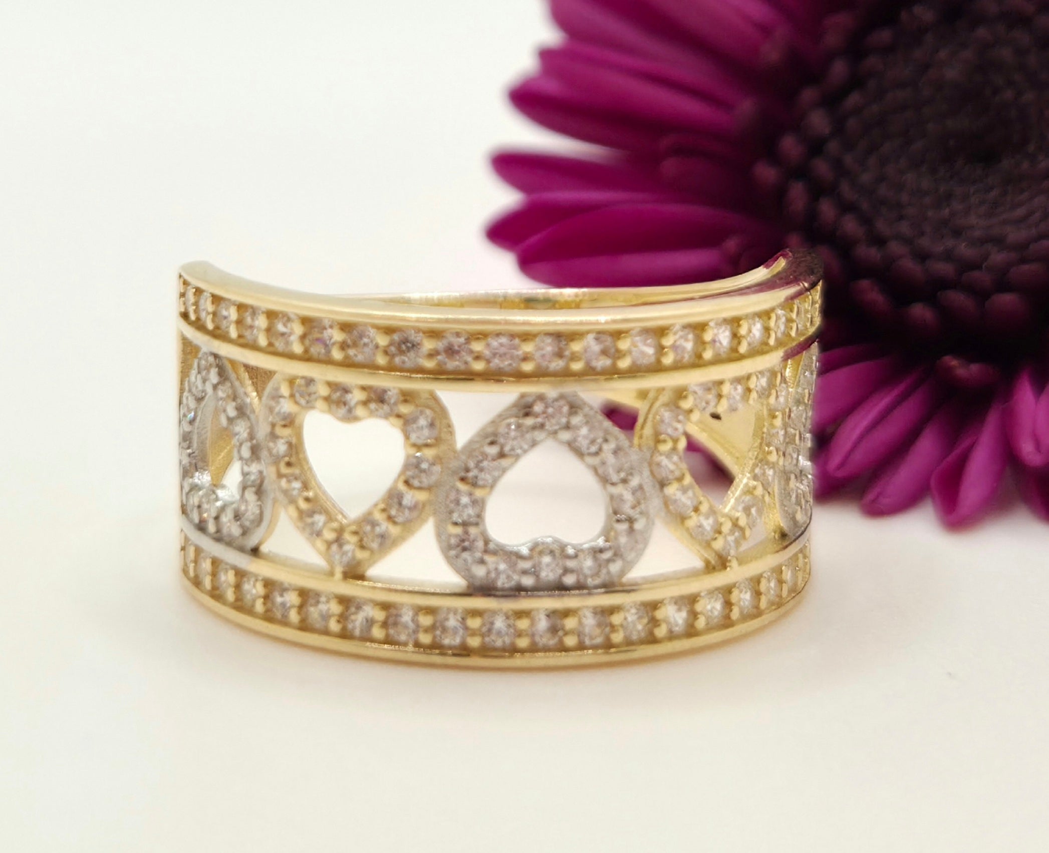 14KT CZ SMALL TWO TONE HEARTS RING Size 7 Weight 3.1GR