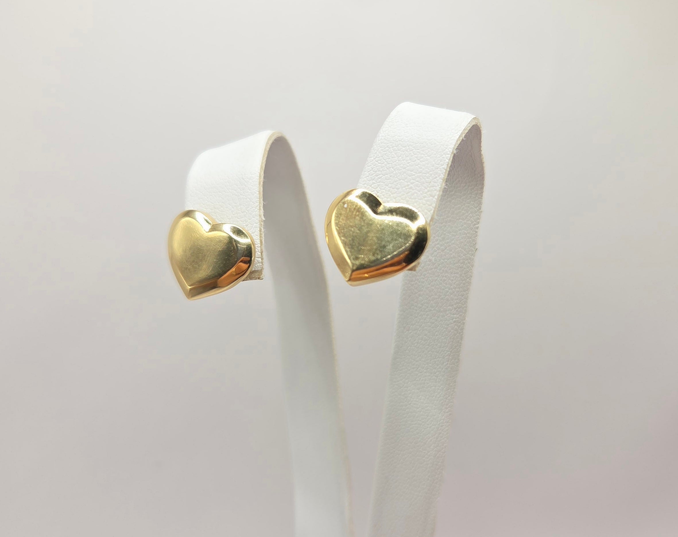 10KT MODERN PLAIN HEART EARRING Weight 2.2GR