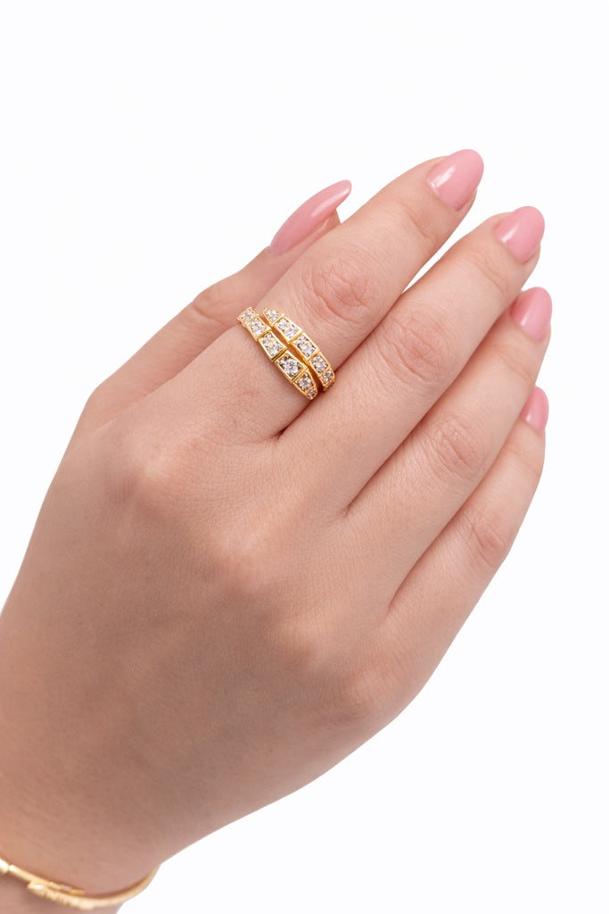 10KT SERPENTI RING Size SIZE 7 Weigth 2.4GR