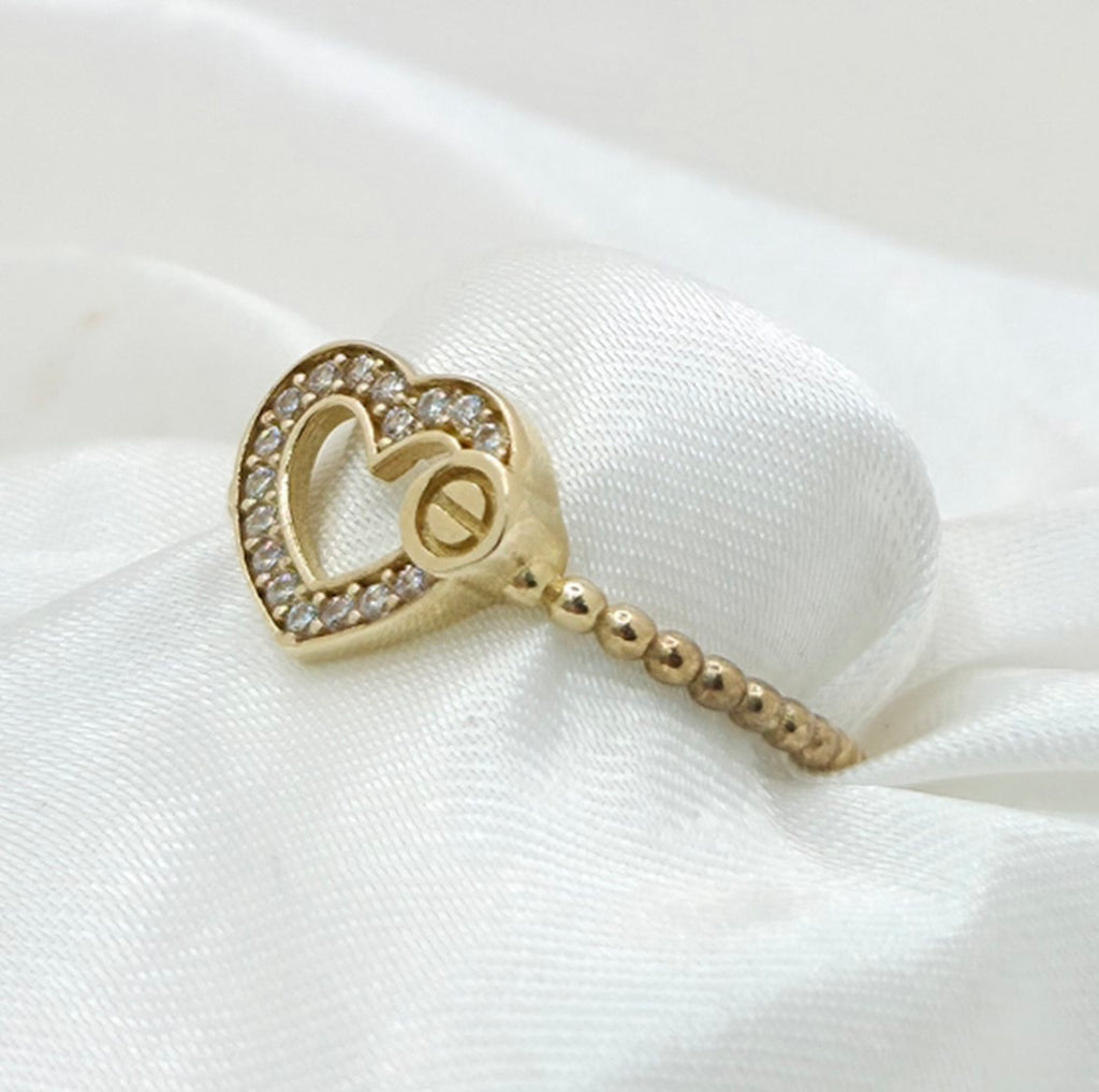 10KT CZ SILHOVETTE HEART RING Size 7 Weight 1.4GR