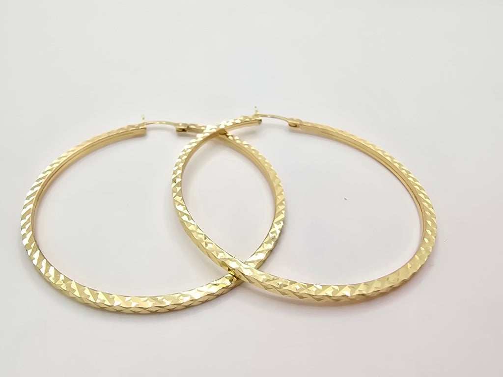 10KT DIAMOND CUT DESIGN STRAIGHT EDGE HOOPS EARRINGS Size 5 2MM Weight 4.9GR