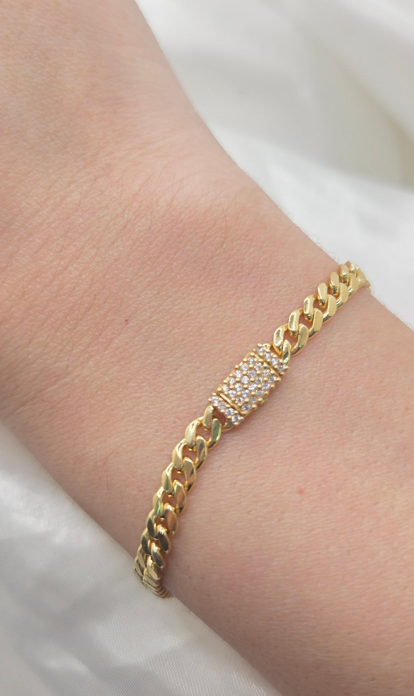 10KT SOLID MIAMI CUBAN BRACELET CZ LOCK Size 8.5INCH 5MM Weight 14.8GR