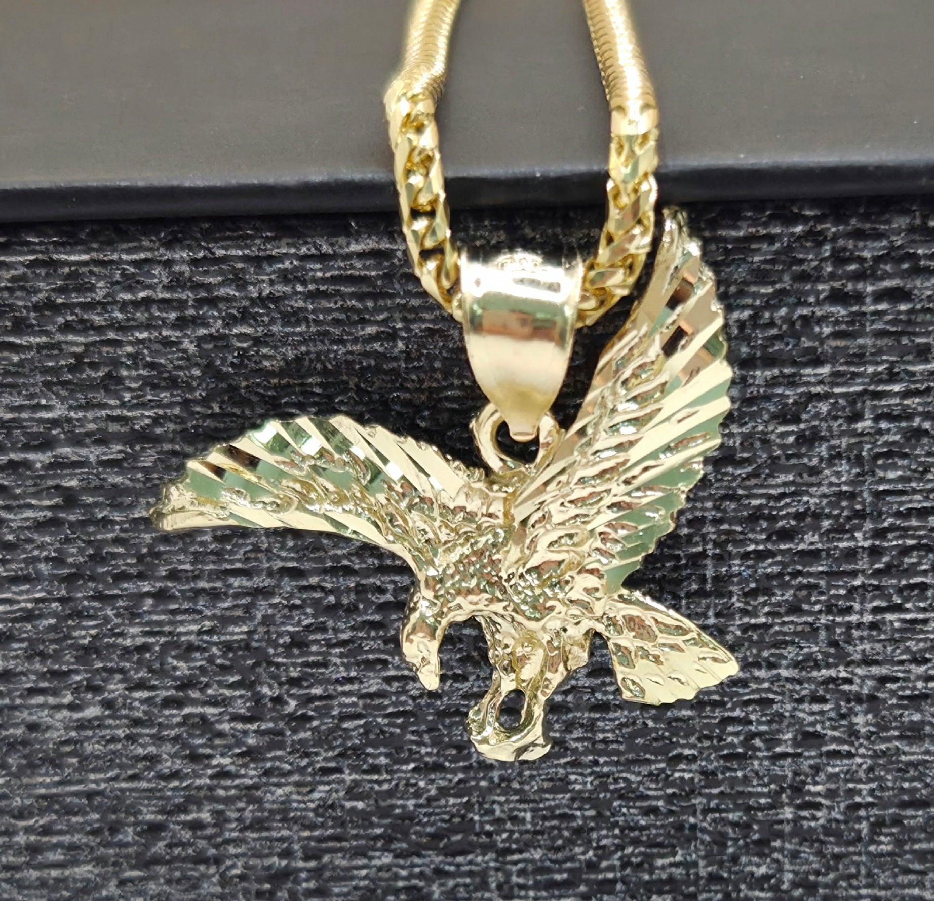 10KT SMALL EAGLE PENDANT Weight 2.5GR