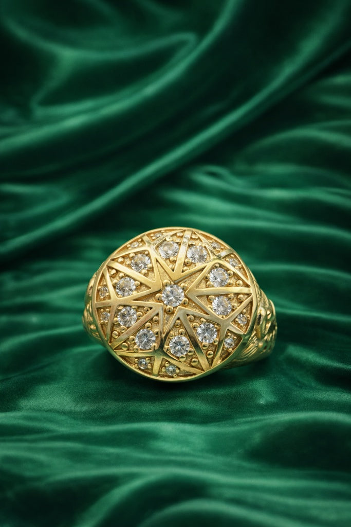 10KT ROUND STAR DESIGN SMALL ROSETTA MAN'S RING Size 12-12.5 Weigth 4.3GR