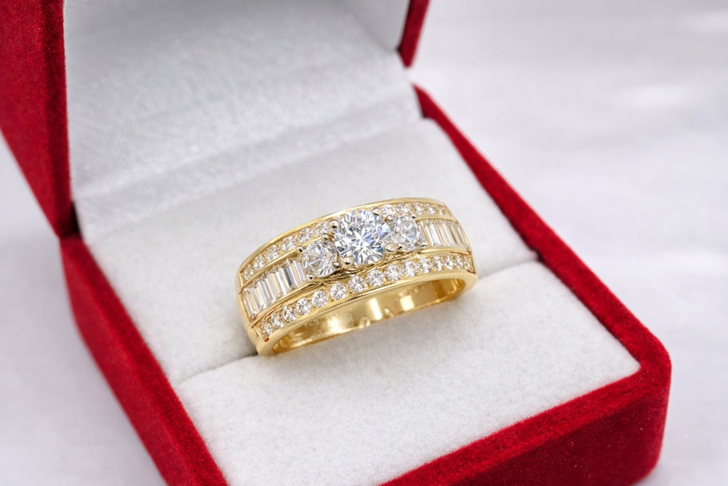 10KT EXTRA SMALL ROUND ELEGANT PROMISE RING Size 8 & 9 Weight 3.9GR