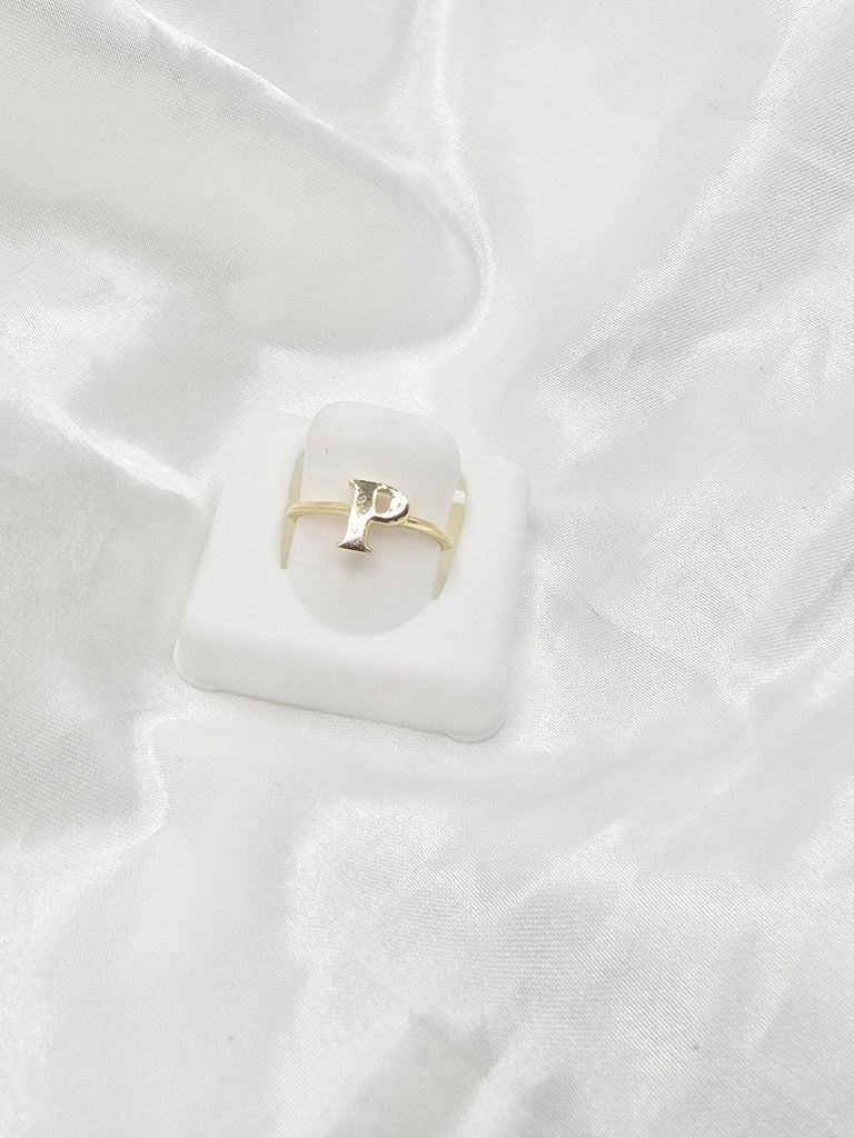 14KT "P" LETTER RING Size 6.5 Weight 1.1GR