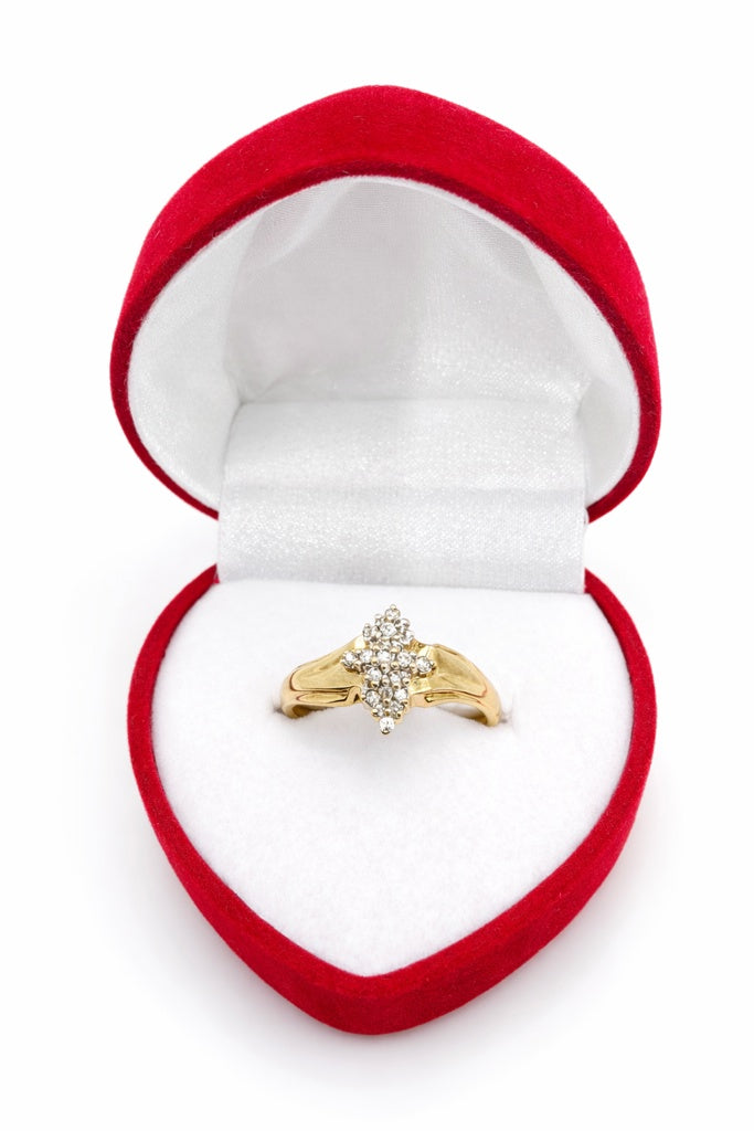 10KT ALMOND SHAPE DIAMONDS ELEGANT RING Size 7/0.19CT Weigth 1.8GR