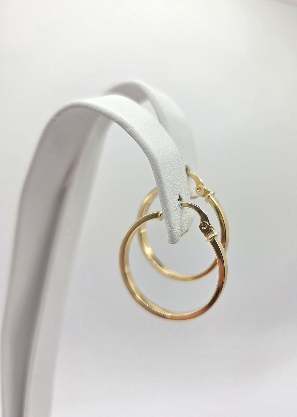 10KT STRAIGH PLAIN HOOPS EARRINGS Weight 1.7GR