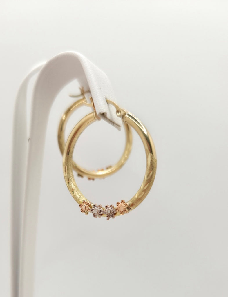 10KT SMALL FLOWERS HOOPS EARRINGS Size 4 Weight 3.5GR