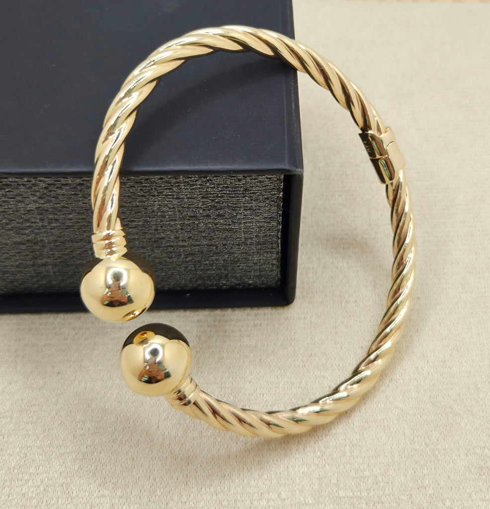 14KT BALLS DETAIL ROPE DESIGN BANGLE Weight 14.5GR