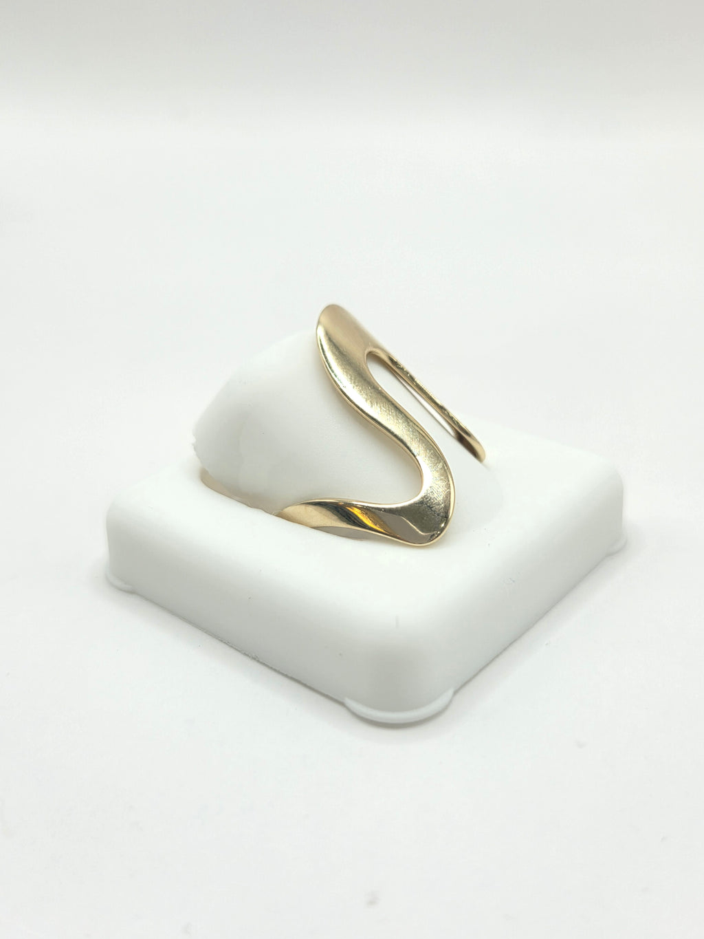 10KT YELLOW GOLD ASYMETRIC WOMAN'S RING Size 7/7.5/8 Weigth 1.6GR
