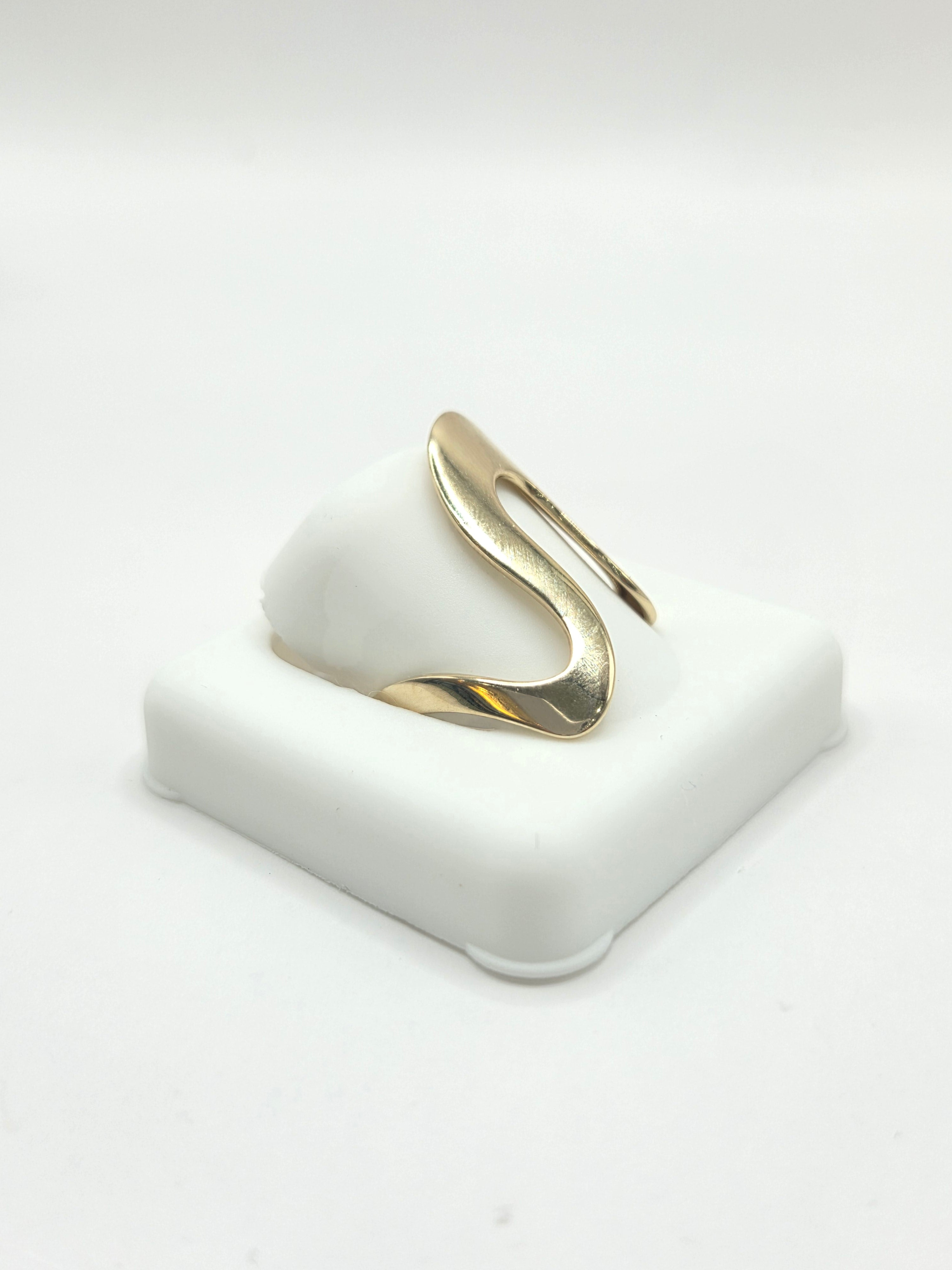 10KT YELLOW GOLD ASYMETRIC WOMAN'S RING Size 7/7.5/8 Weigth 1.6GR