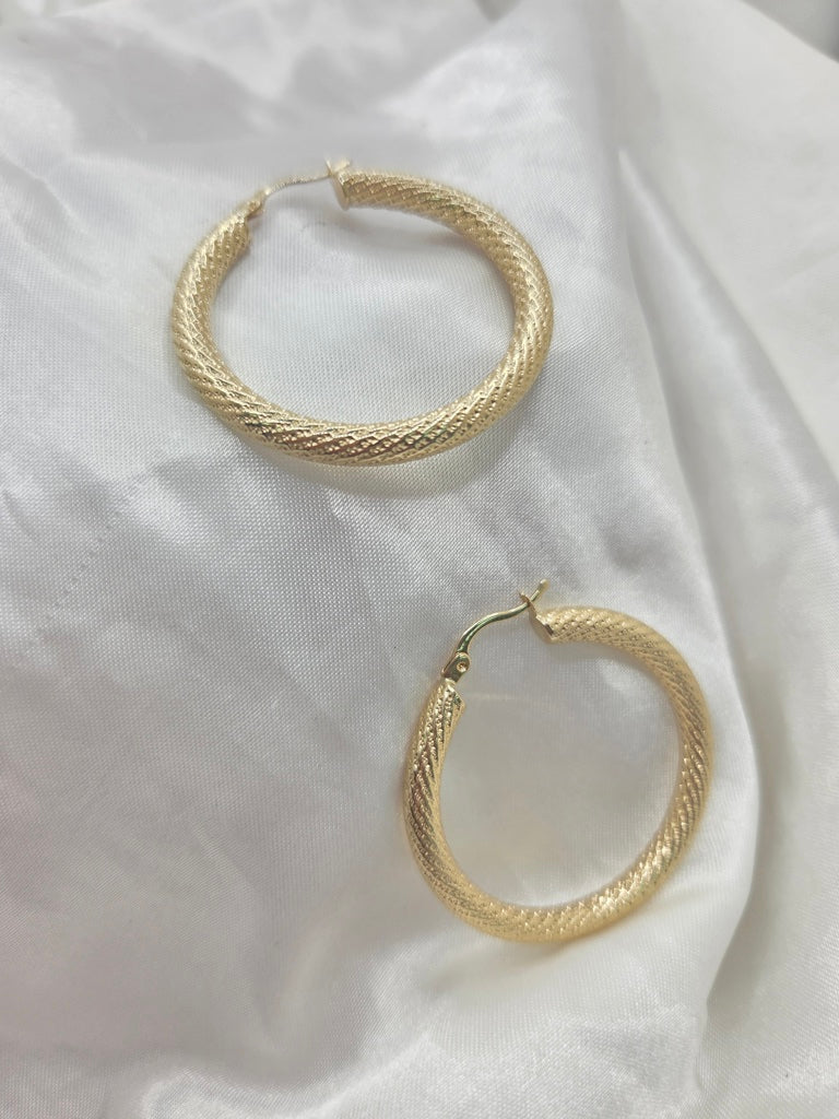 10KT NEVADAS HOOPS EARRINGS Size 6 4MM Weight 5GR