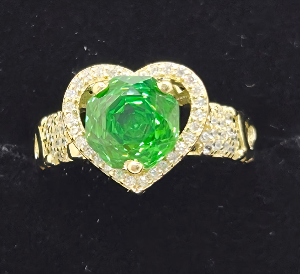 14KT ELEGANT HEART RING WITH GREEN STONE Size 7 Weight 3.3GR