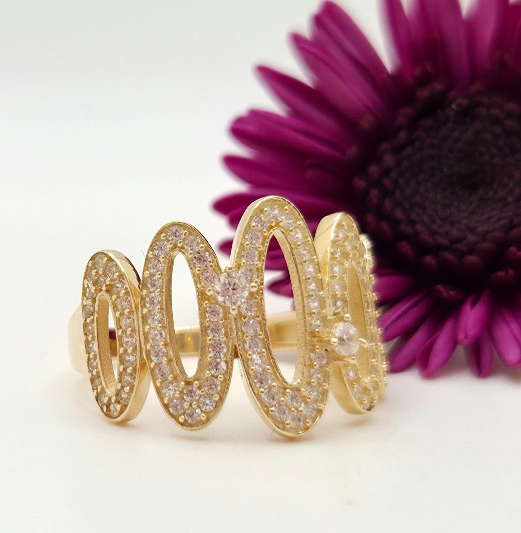 14KT DELICATE CZ  OVALS RING Size 7 Weight 3.1GR