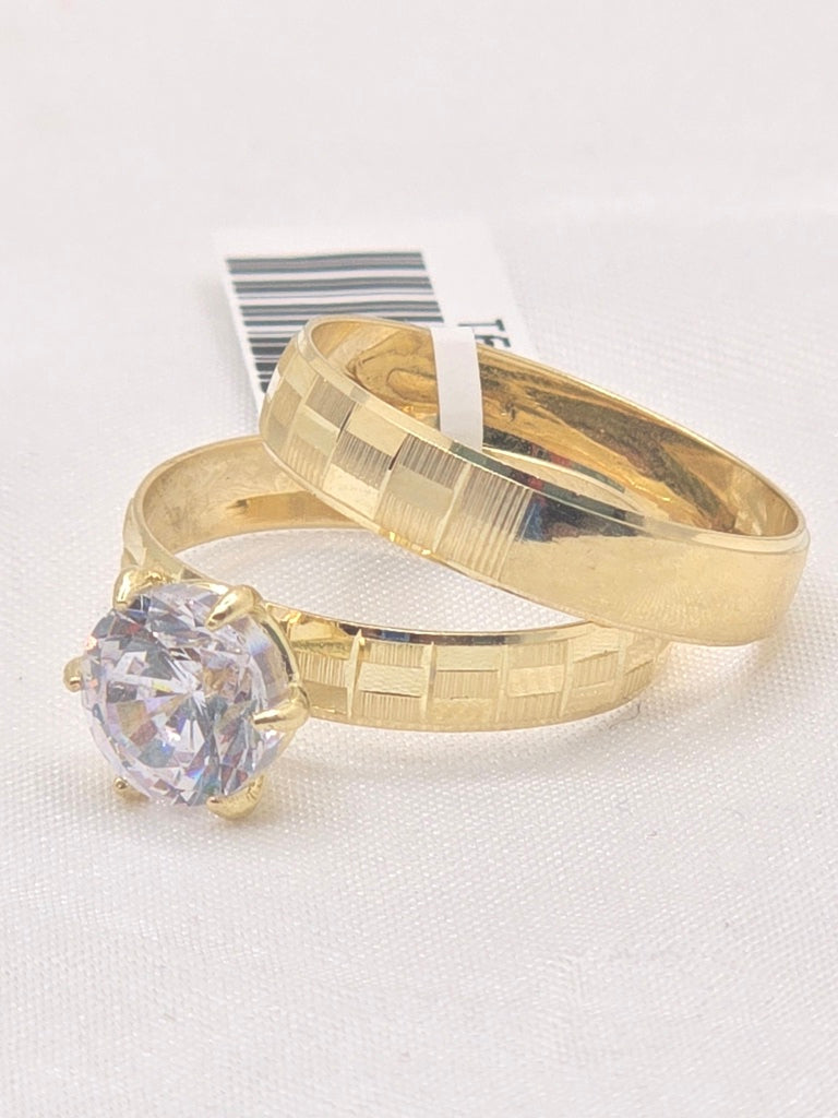 14KT SQUARE CUT WOMAN'S ENGANGEMENT Size 6.5 & 8 Weight 4GR