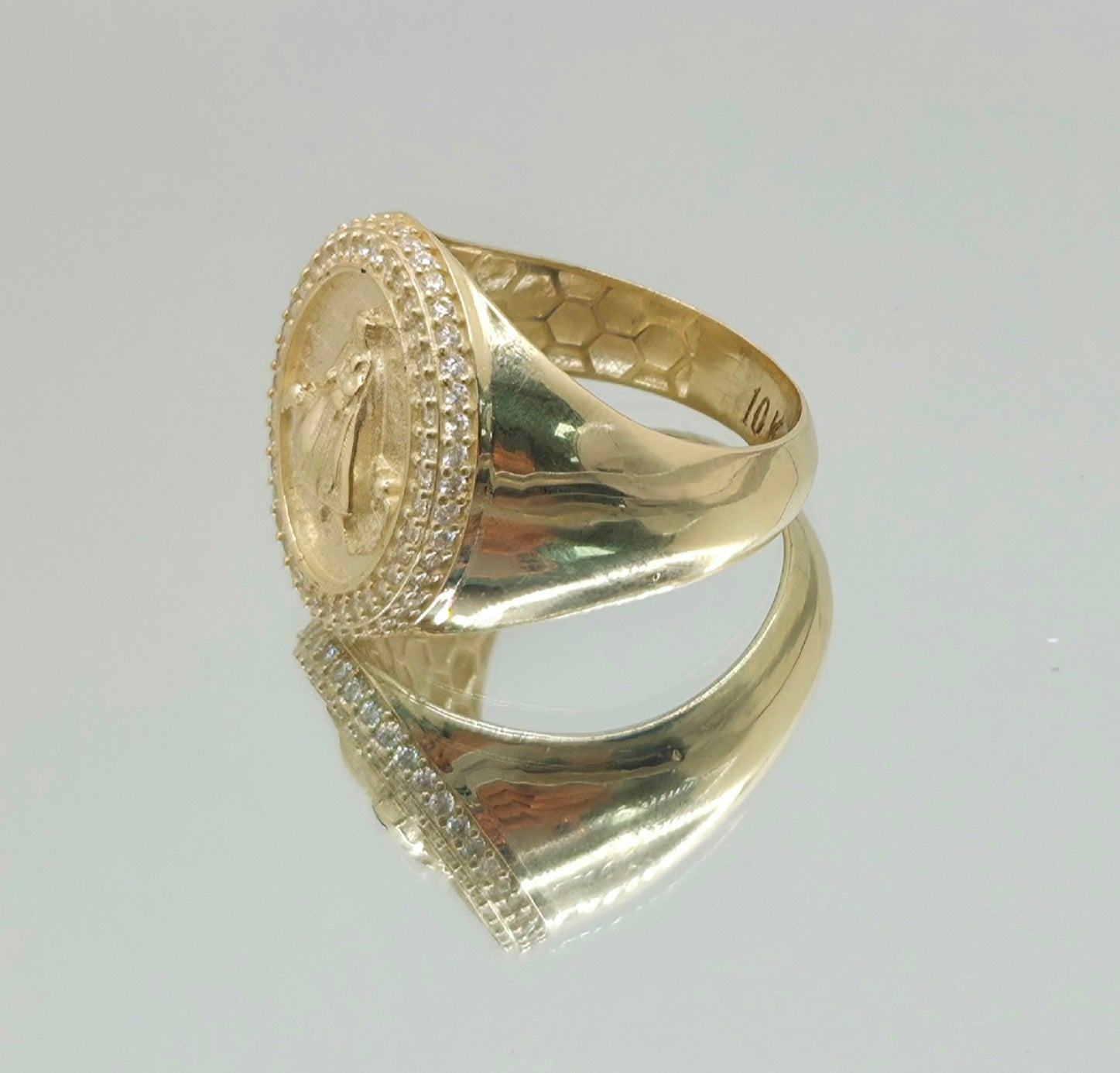 10KT CZ OVAL CARIDAD RING Size 11 Weight 5.7GR