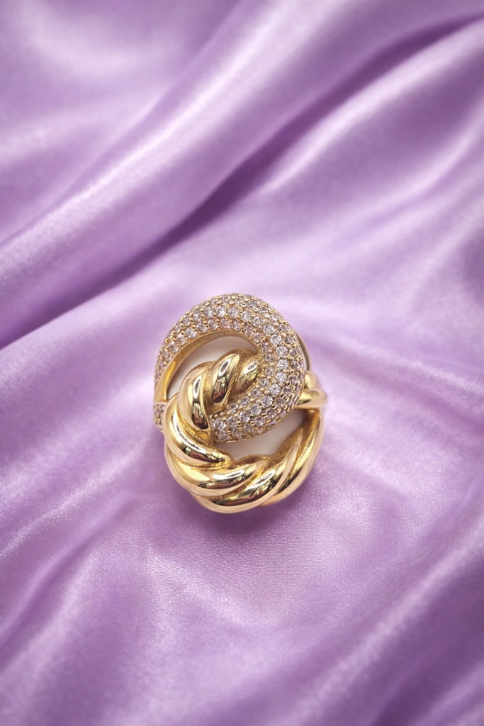 10KT CZ AND PLAIN ROPE INTERTWINED WOMAN'S RING Size 8 Weigth 3.7GR