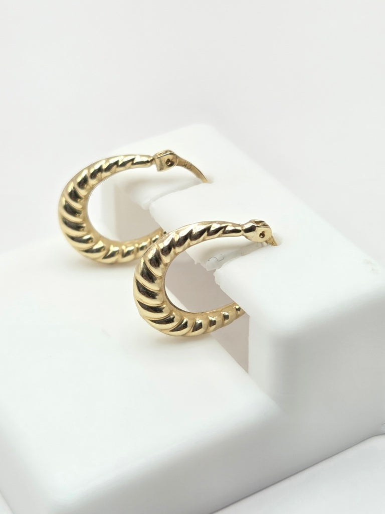 10KT SHRIMP DESIGN BABY'S HOOP EARRINGS Size  Weigth 0.5GR