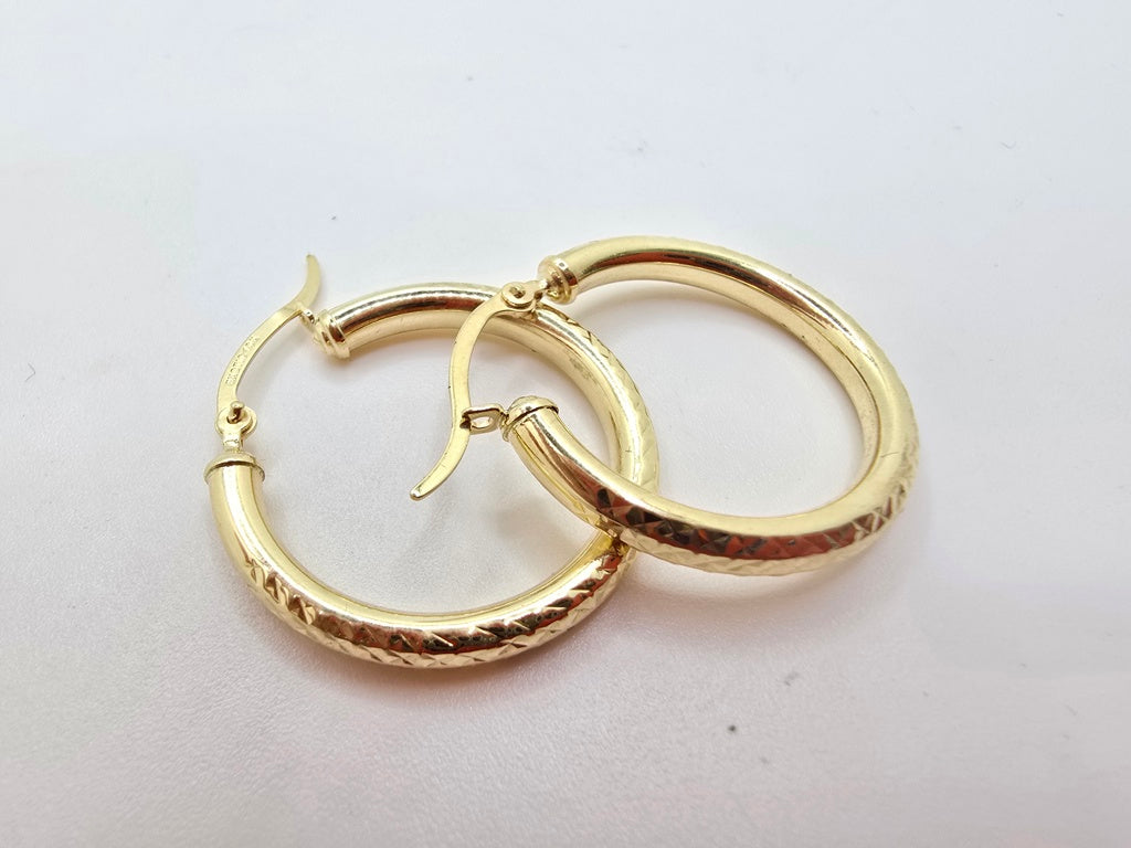 10KT DIAMOND CUT HOOPS EARRINGS Size 2 3MM Weight 1.7GR