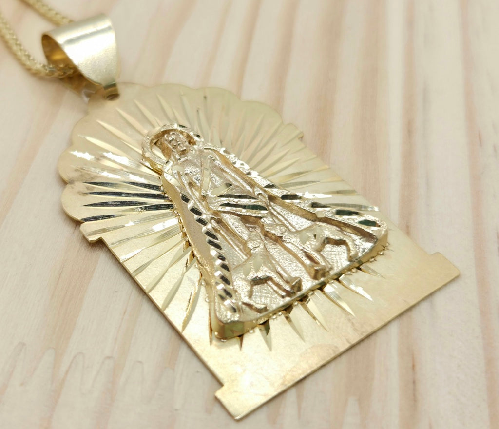 10KT DIAMOND CUT FLAT HOUSE STYLE SAN LAZARO PENDANT Weight 15.8GR