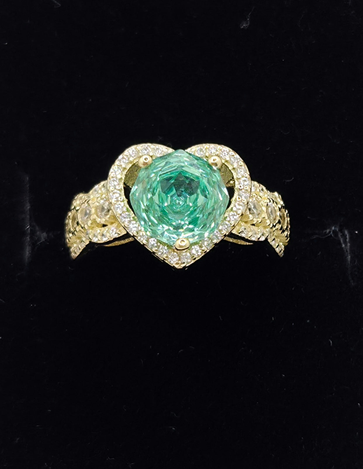 14KT ELEGANT HEART RING WITH LIGHT GREEN STONE Size 7 Weight 3.4GR