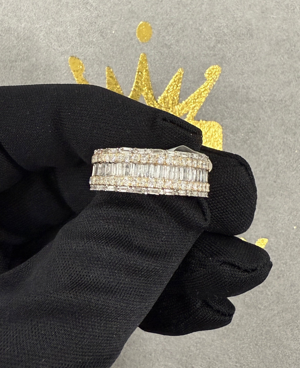 14k yellow gold with natural diamonds baguettes and round 1.53ct