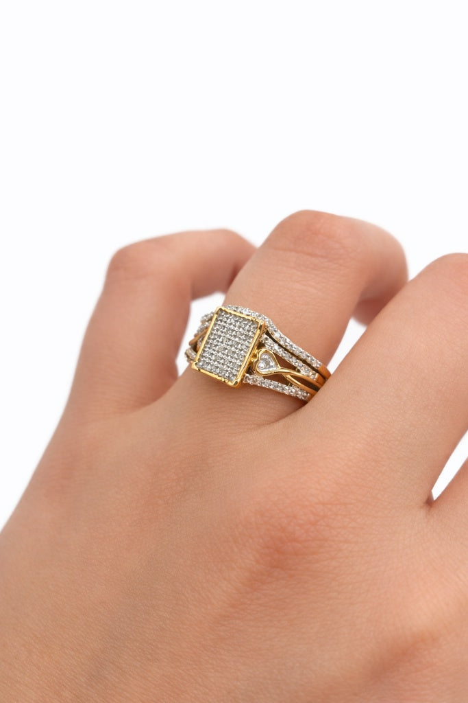 10KT SQUARE DESIGN DIAMOND ENGAGEMENT WOMAN'S RING Size 7/0.34CT