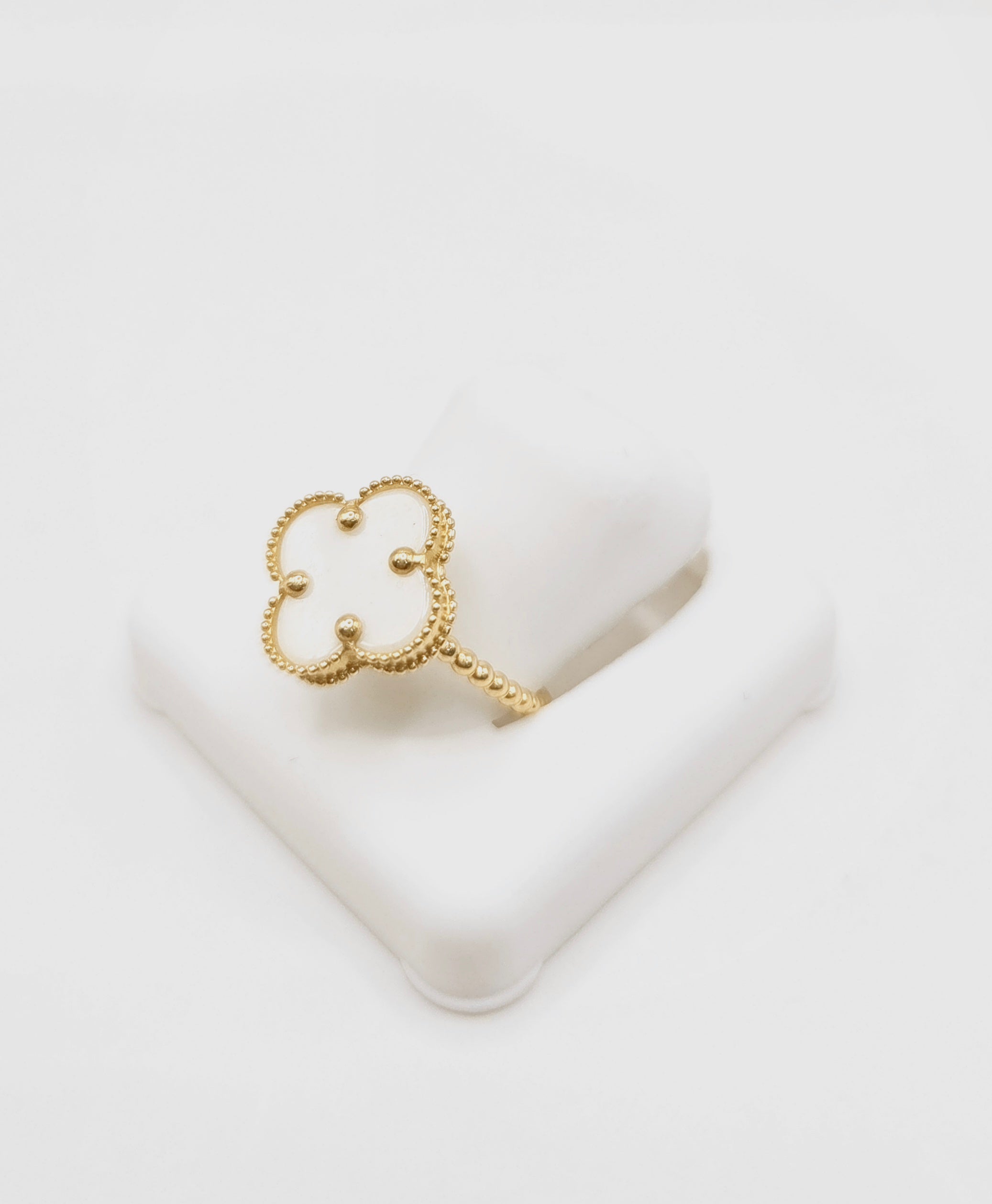 10KT FLOWER RING Size 6 Weigth 2.1GR
