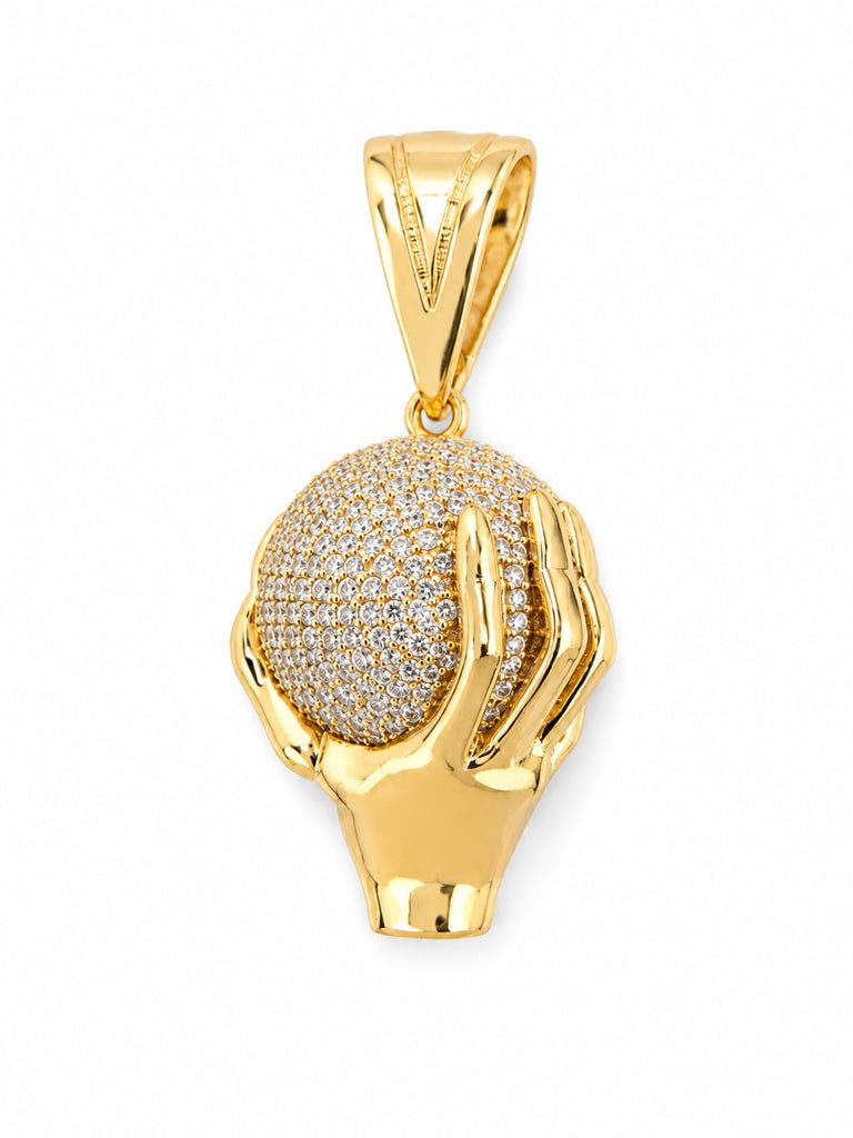 10K WORLD IN HAND PENDANT Size M