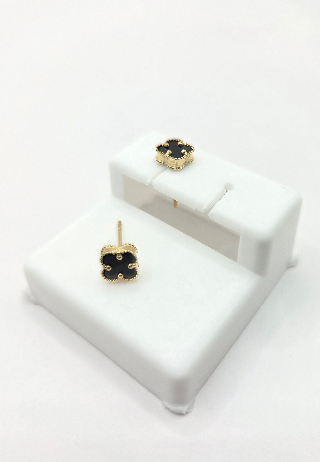 14KT EXTRA SMALL BLACK CLOVER EARRING Weight 0.9GR