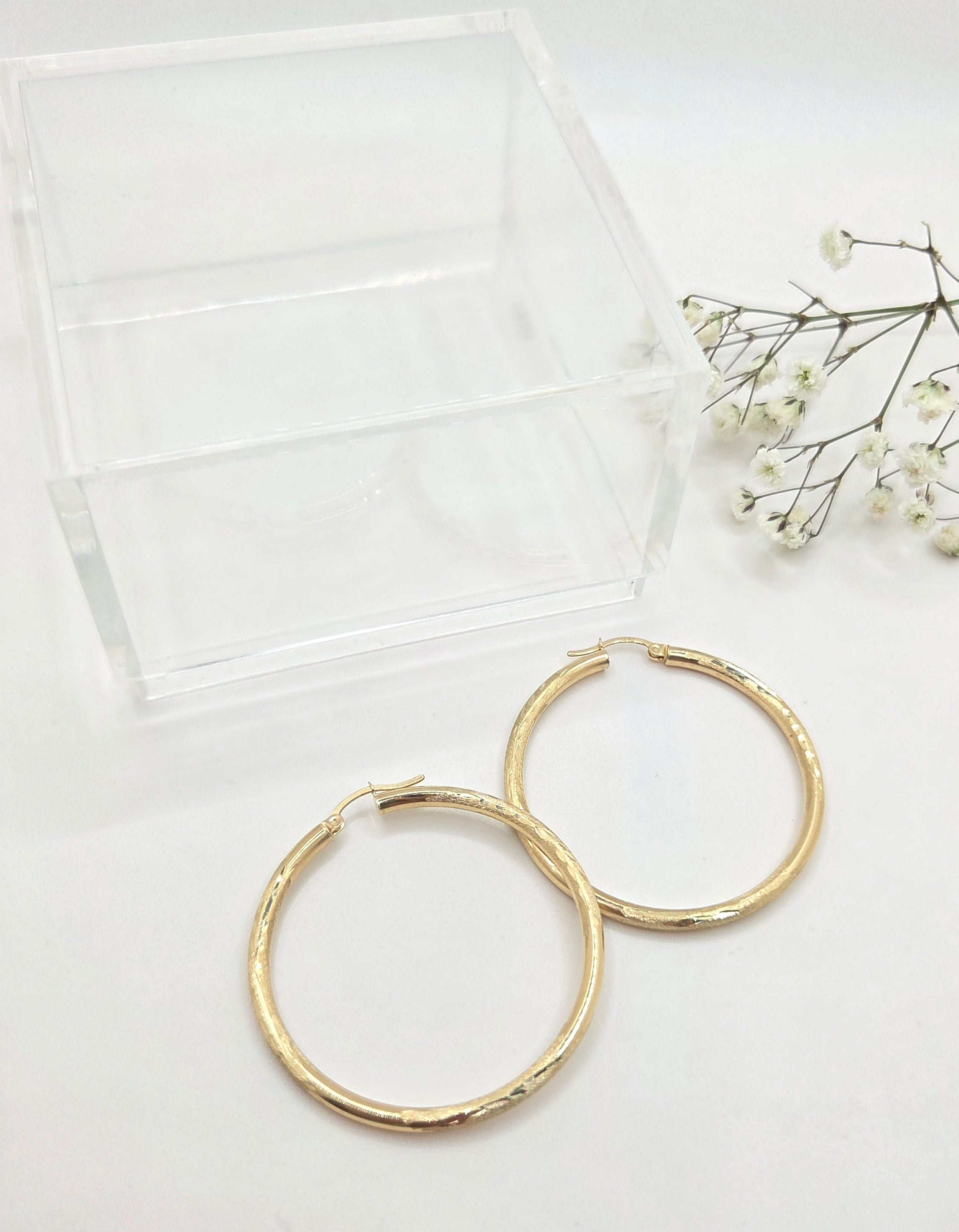 10KT NEVADA DESIGN HOOPS EARRINGS Size 5 3MM Weight 2.6GR