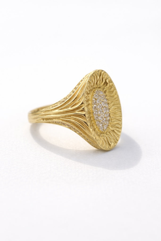 14KT VINTAGE ALMOND CZ DETAILS RING Size 8 Weigth 4.6GR