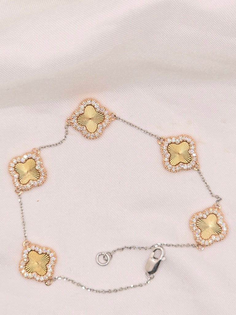 10KT TWOTONE DIAMOND CLOVER BRACELET 10MM 7IN