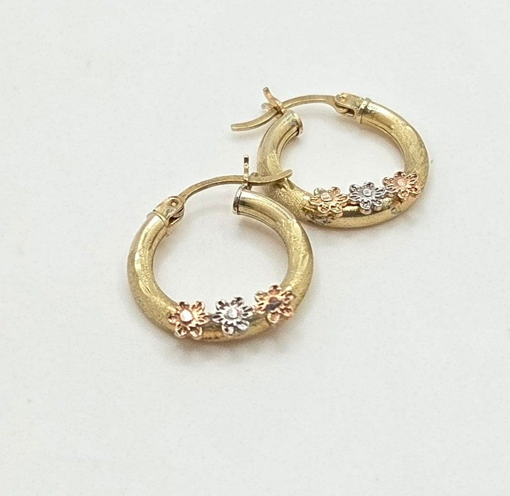 10KT SMALL FLOWERS HOOPS EARRINGS Size 1 Weight 2.3GR
