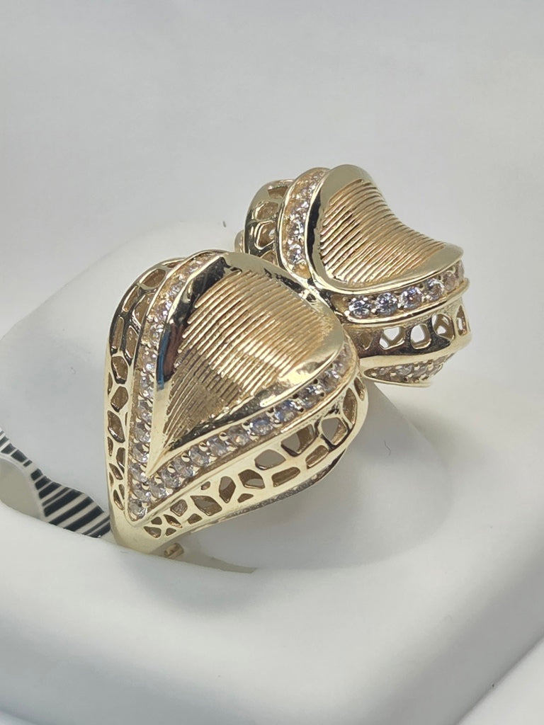 10KT VINTAGE DESIGN EXOTIC WOMAN'S RING Size 8 Weigth 4.1GR